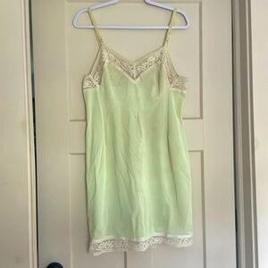 Vintage Henson Kickernick Green Nylon Slip with Lace Trim - size 36